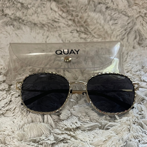 Quay Australia Jezebel Twist Black and Gold Sunglasses - Picture 1 of 7